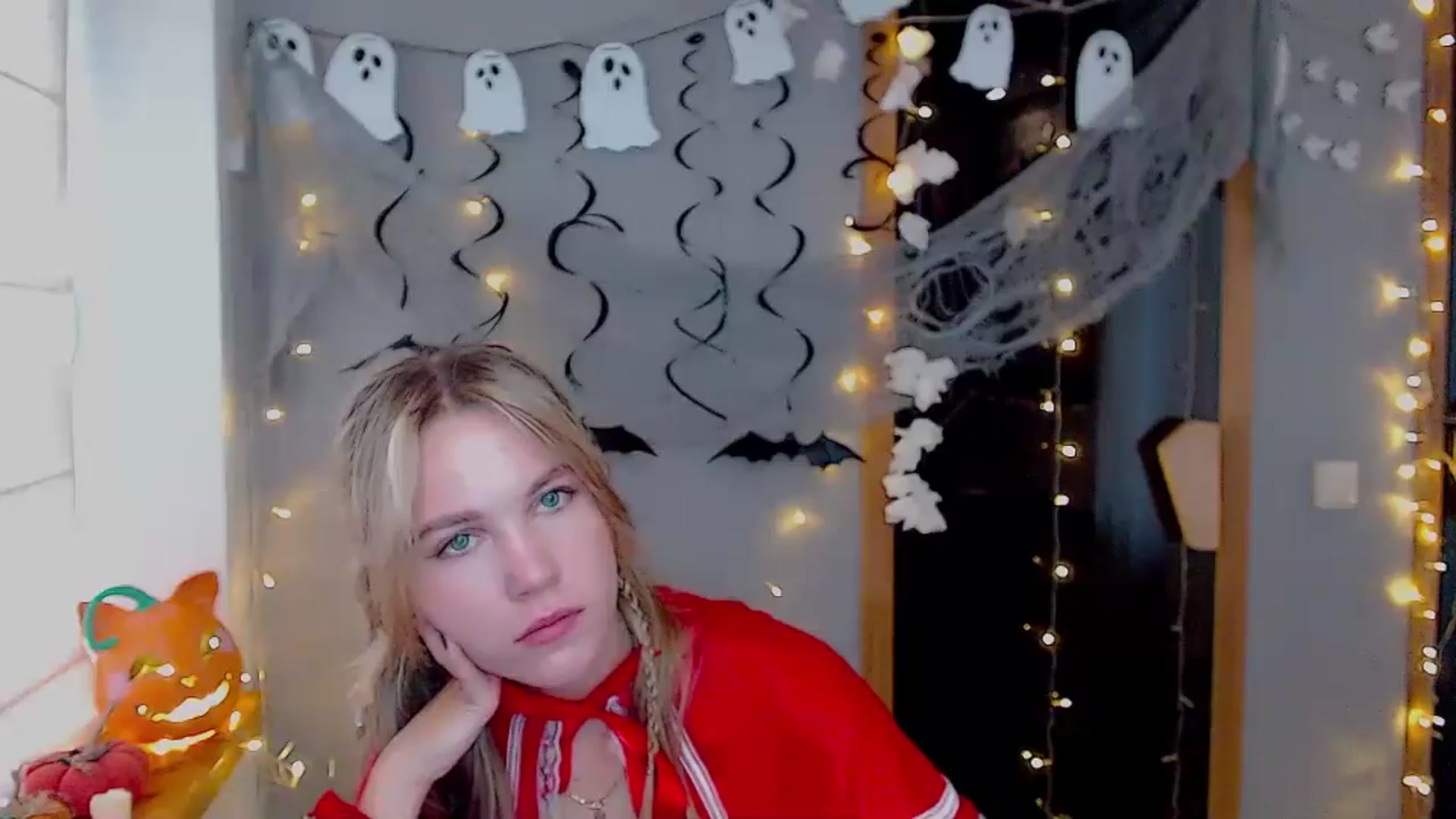 Gallery image thumbnail from Kate_Lewiss's myfreecams stream on, 10/31/2024, 10:53 image 15 of 20