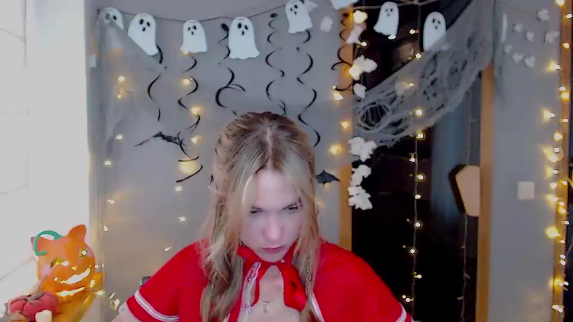 Gallery image thumbnail from Kate_Lewiss's myfreecams stream on, 10/31/2024, 10:53 image 19 of 20