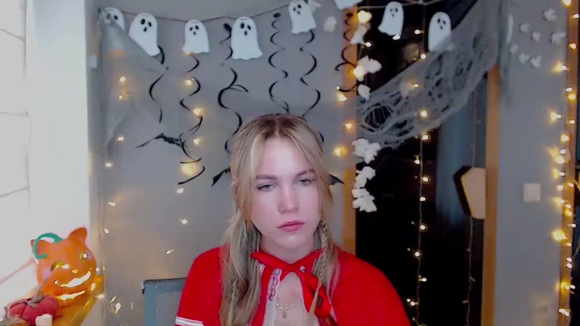 Gallery image thumbnail from Kate_Lewiss's myfreecams stream on, 10/31/2024, 10:53 image 12 of 20