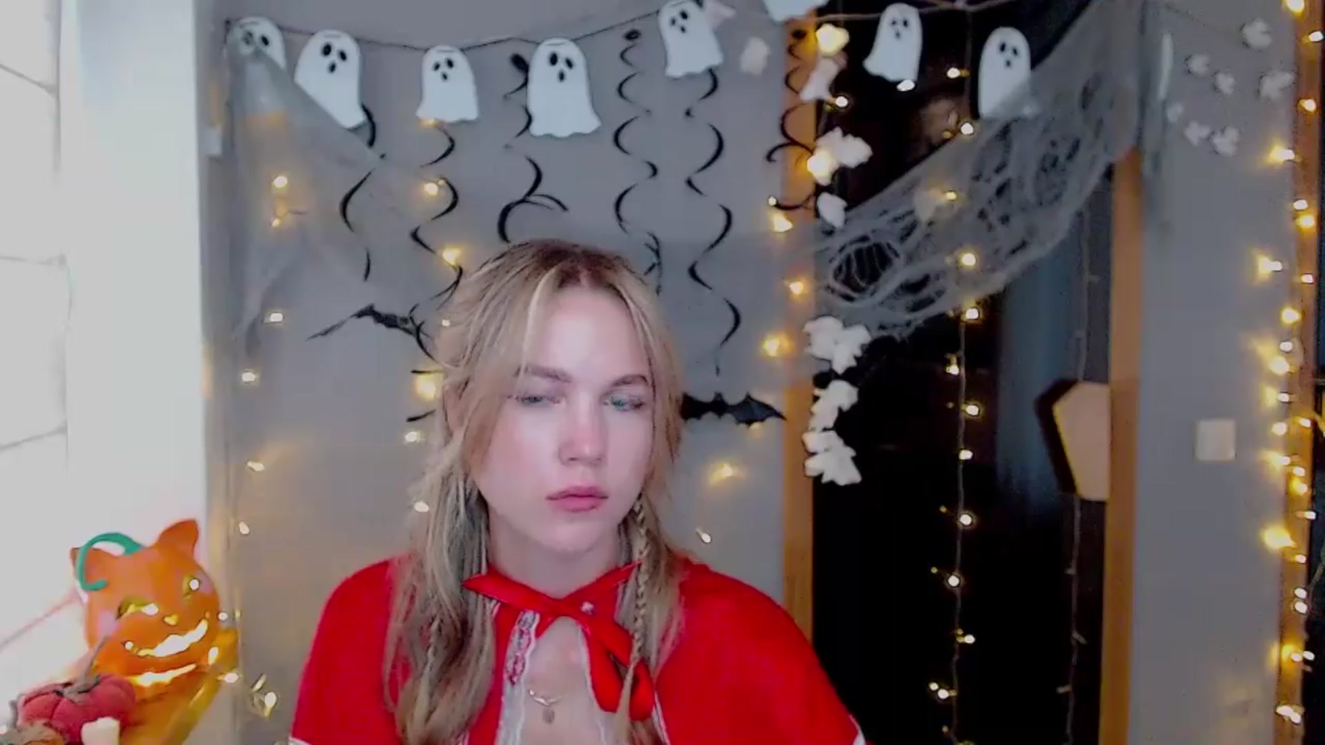 Gallery image thumbnail from Kate_Lewiss's myfreecams stream on, 10/31/2024, 10:53 image 9 of 20