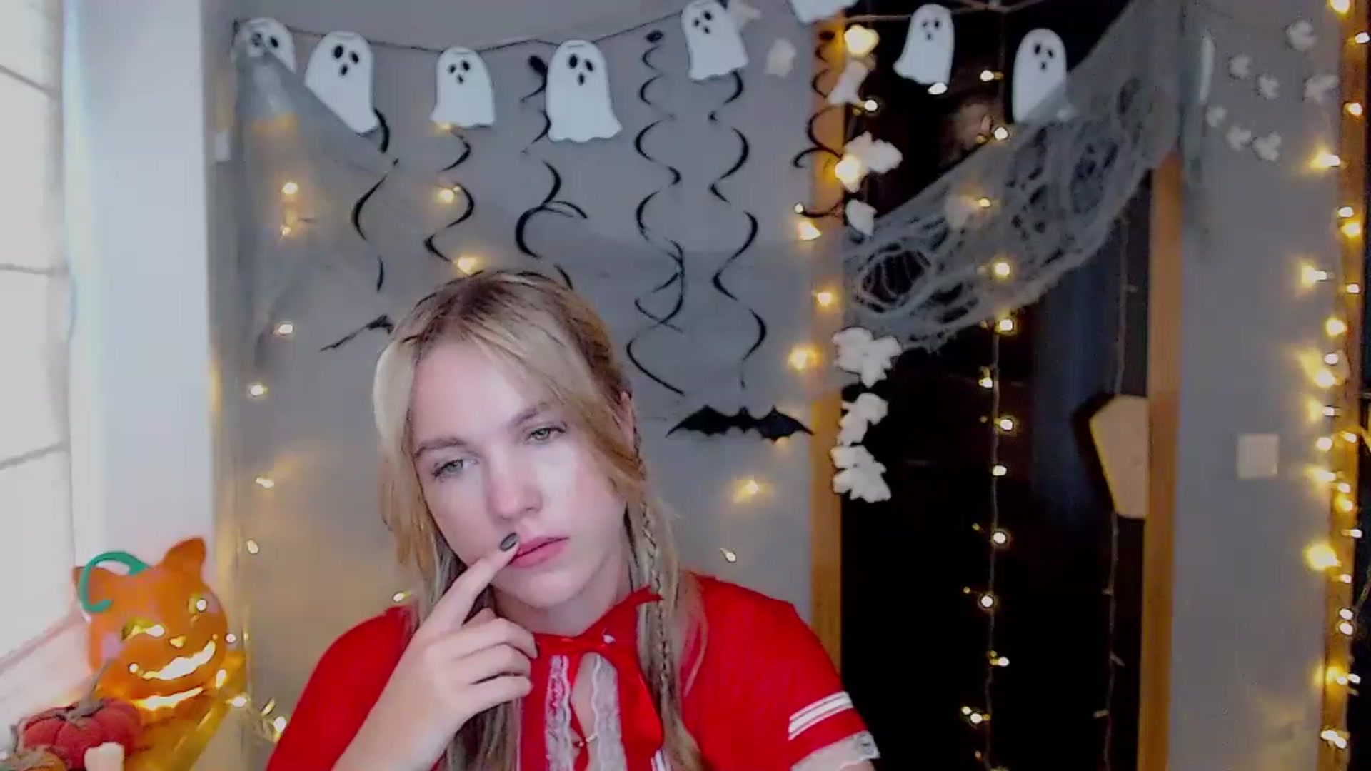 Gallery image thumbnail from Kate_Lewiss's myfreecams stream on, 10/31/2024, 10:53 image 3 of 20