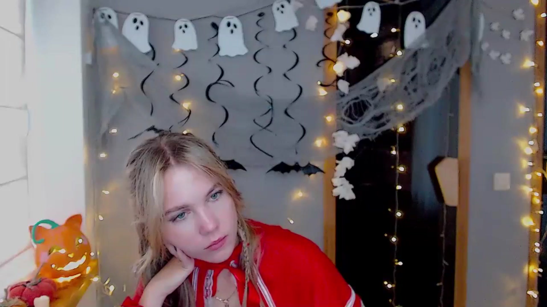 Gallery image thumbnail from Kate_Lewiss's myfreecams stream on, 10/31/2024, 10:53 image 16 of 20