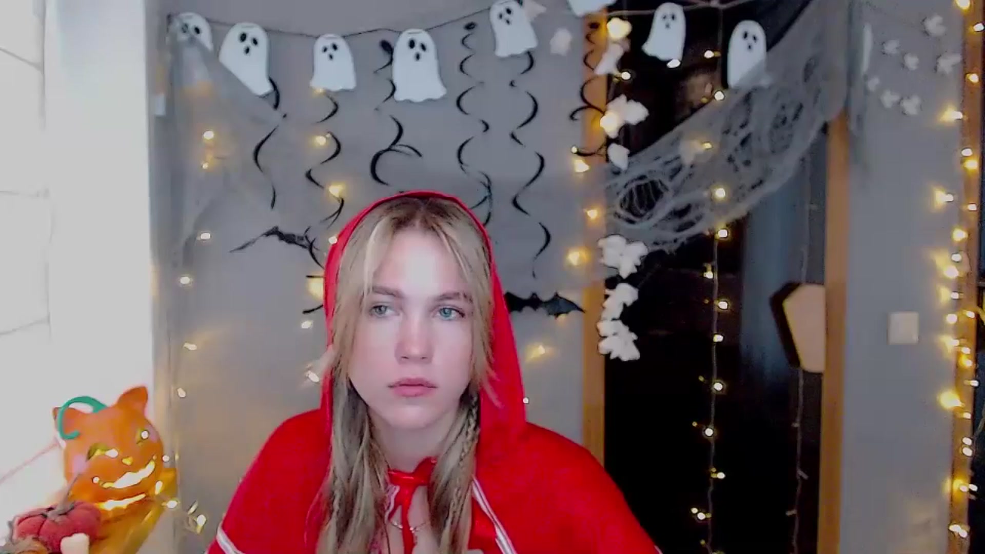 Gallery image thumbnail from Kate_Lewiss's myfreecams stream on, 10/31/2024, 10:53 image 20 of 20