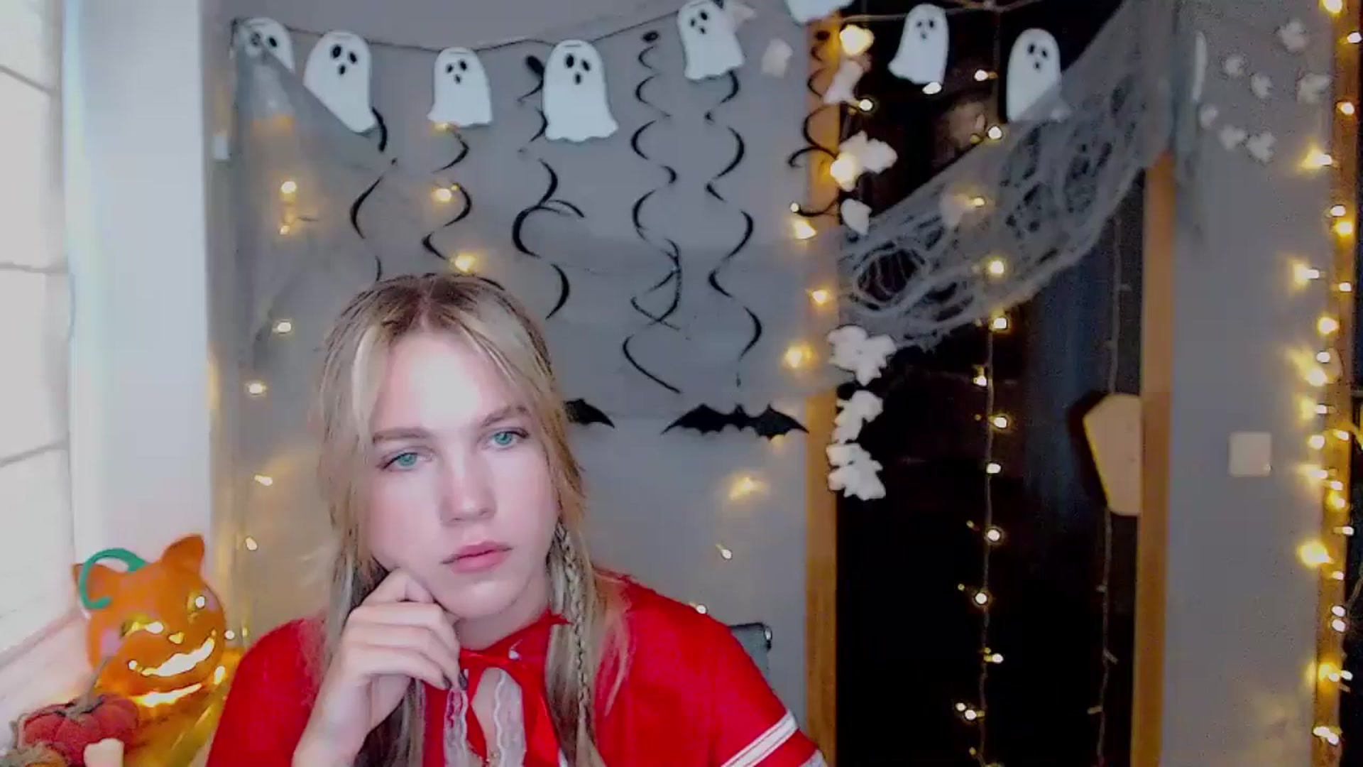 Gallery image thumbnail from Kate_Lewiss's myfreecams stream on, 10/31/2024, 10:53 image 1 of 20