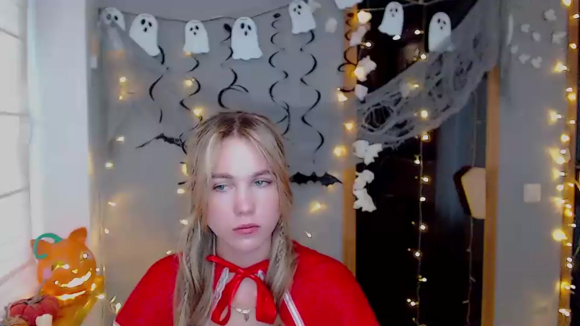 Gallery image thumbnail from Kate_Lewiss's myfreecams stream on, 10/31/2024, 12:07 image 6 of 20