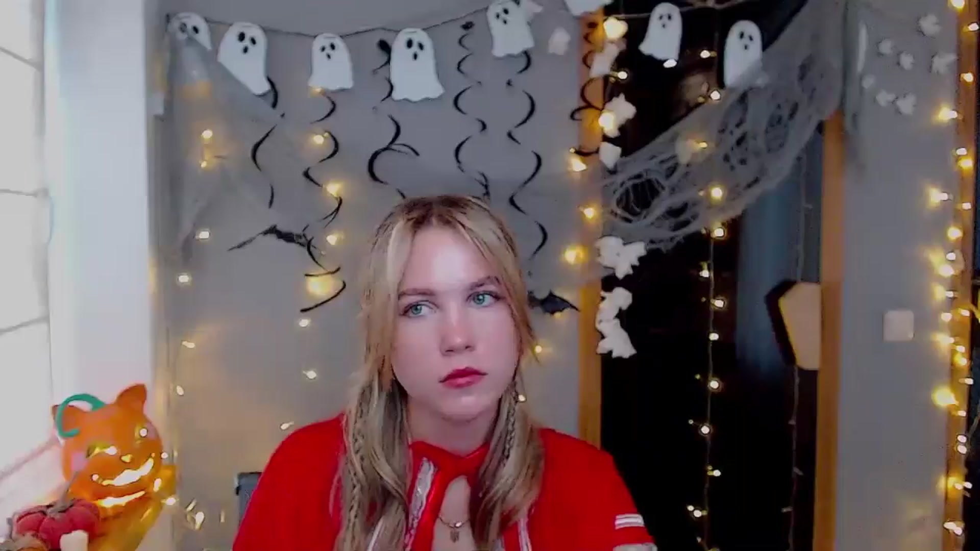 Gallery image thumbnail from Kate_Lewiss's myfreecams stream on, 10/31/2024, 12:07 image 18 of 20