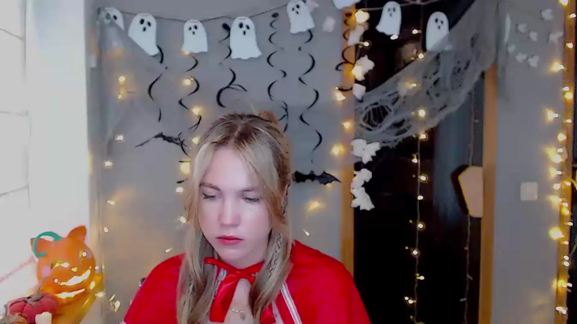 Gallery image thumbnail from Kate_Lewiss's myfreecams stream on, 10/31/2024, 12:07 image 10 of 20