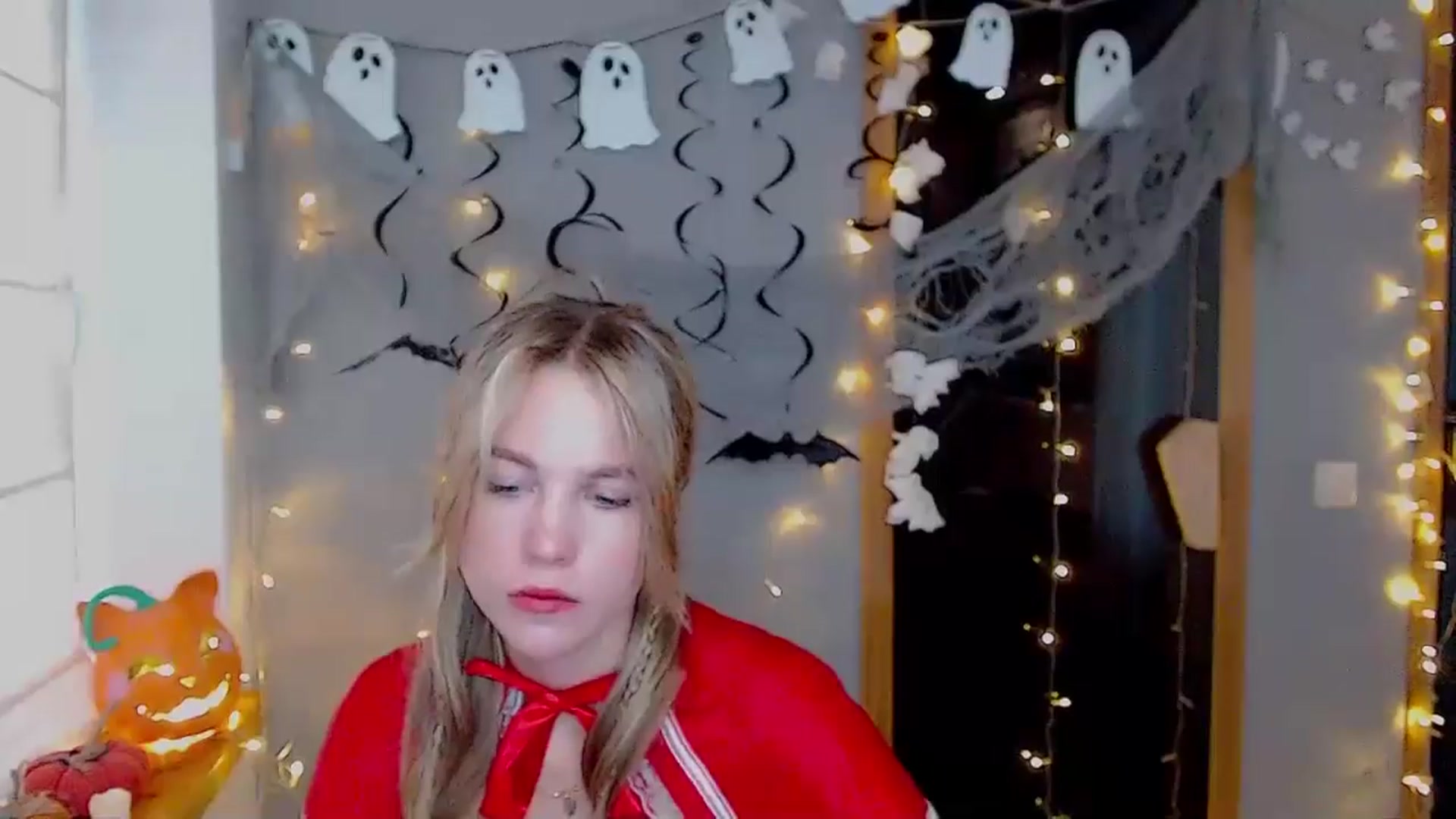 Gallery image thumbnail from Kate_Lewiss's myfreecams stream on, 10/31/2024, 12:07 image 9 of 20