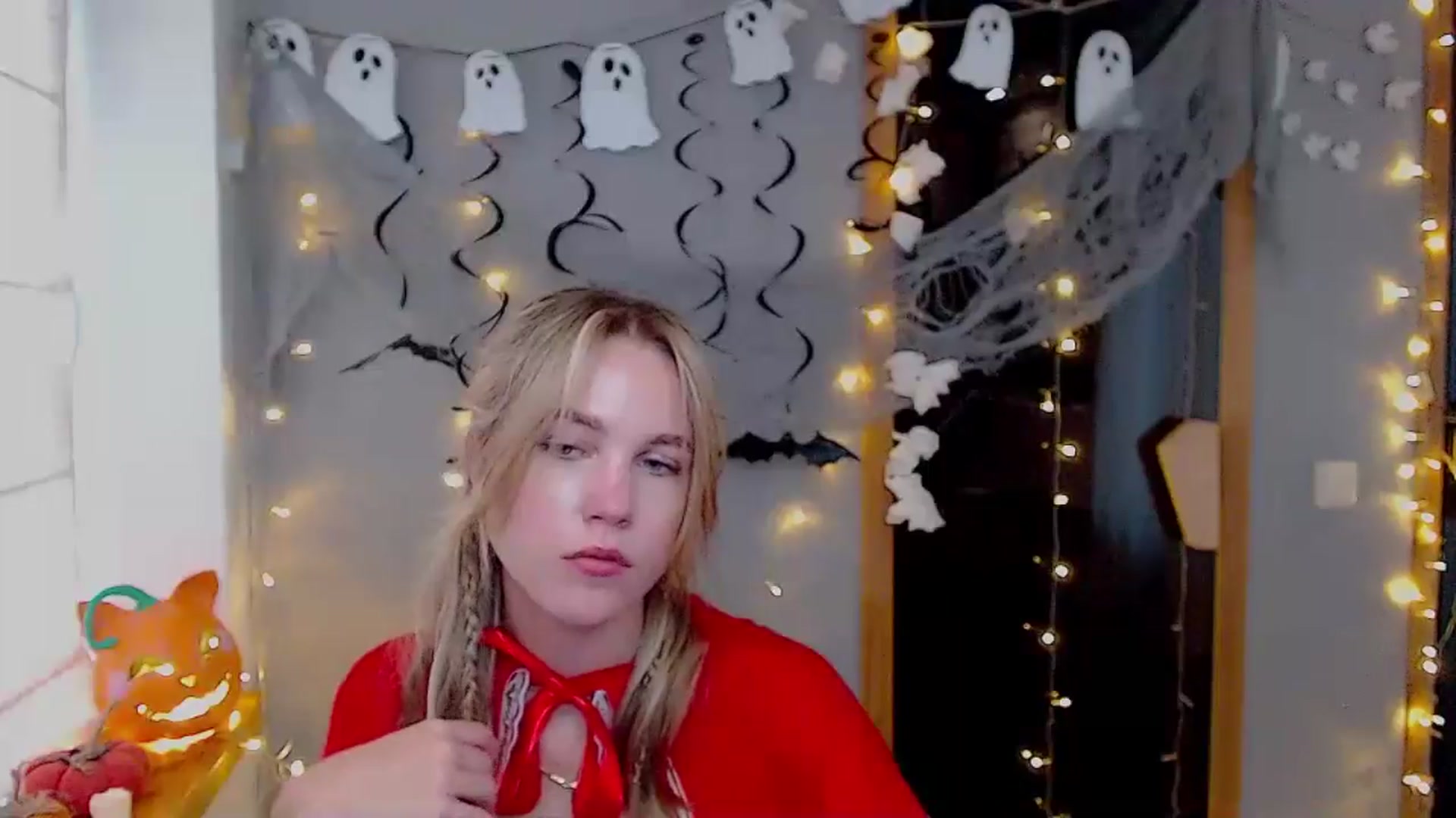 Gallery image thumbnail from Kate_Lewiss's myfreecams stream on, 10/31/2024, 12:07 image 4 of 20