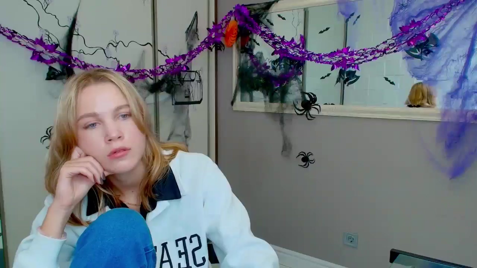 Gallery image thumbnail from Kate_Lewiss's myfreecams stream on, 11/01/2024, 09:58 image 11 of 20