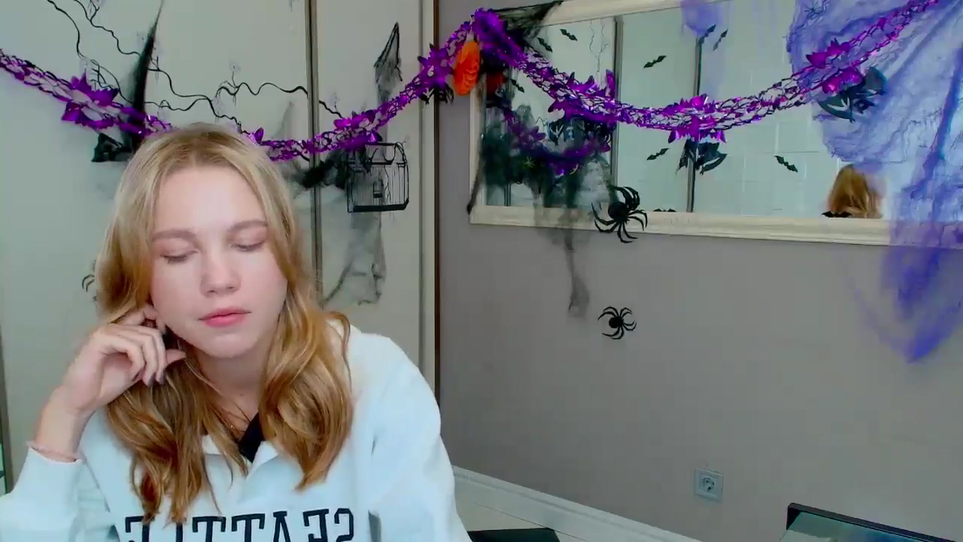 Gallery image thumbnail from Kate_Lewiss's myfreecams stream on, 11/01/2024, 09:58 image 3 of 20