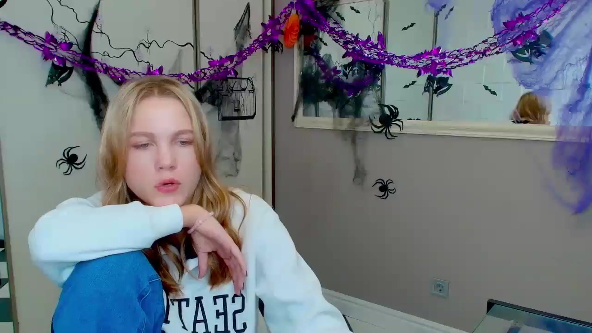Gallery image thumbnail from Kate_Lewiss's myfreecams stream on, 11/01/2024, 09:58 image 1 of 20