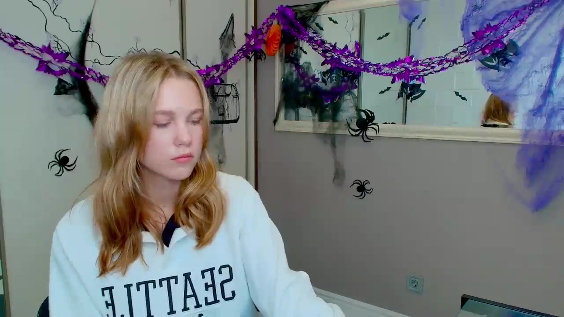 Gallery image thumbnail from Kate_Lewiss's myfreecams stream on, 11/01/2024, 09:58 image 2 of 20