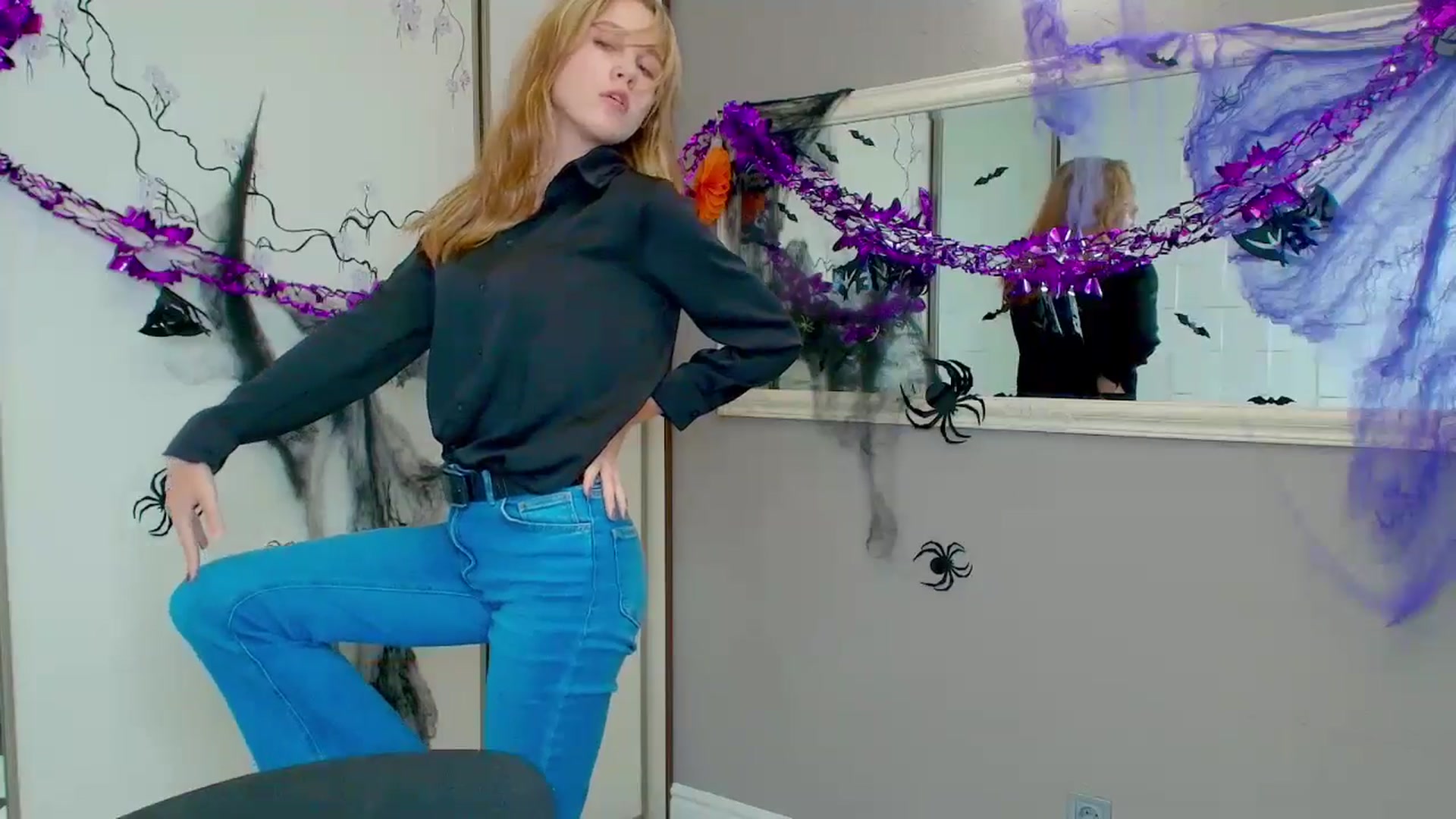 Gallery image thumbnail from Kate_Lewiss's myfreecams stream on, 11/01/2024, 12:02 image 10 of 20
