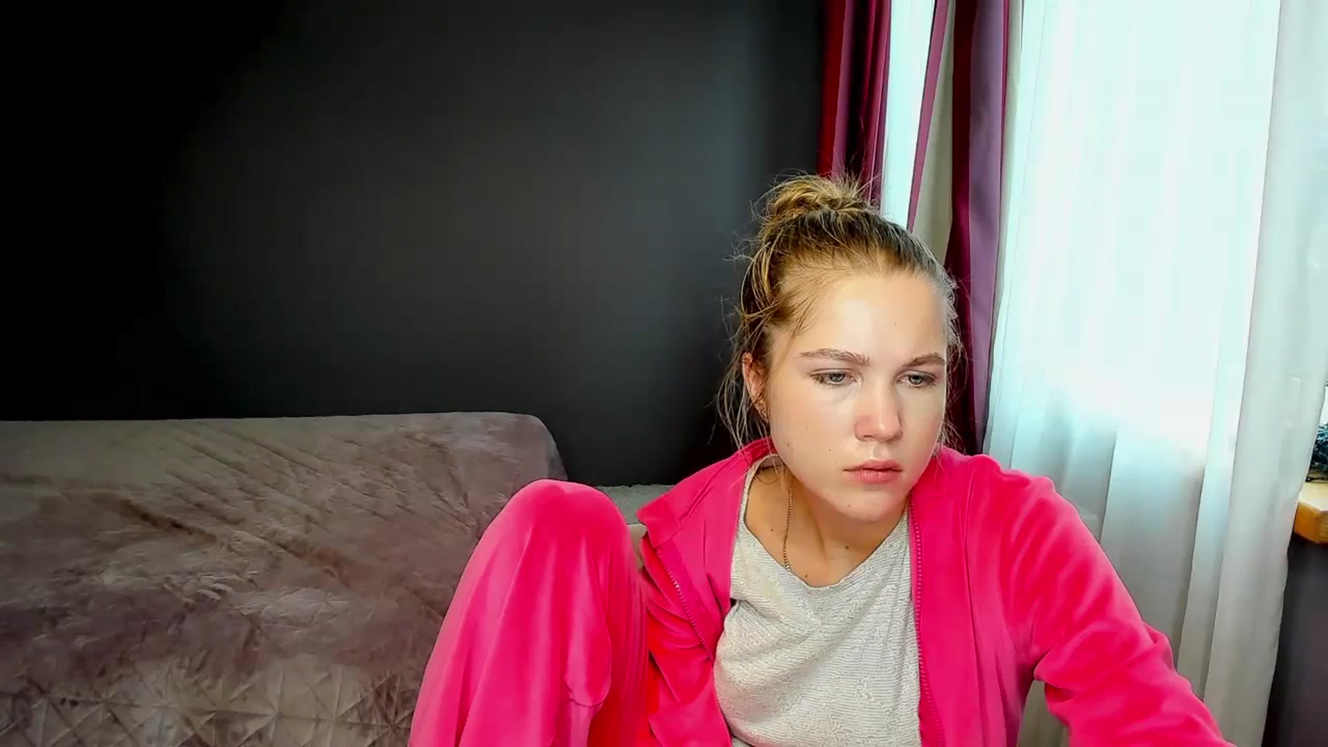 Gallery image thumbnail from Kate_Lewiss's myfreecams stream on, 11/06/2024, 09:07 image 18 of 20