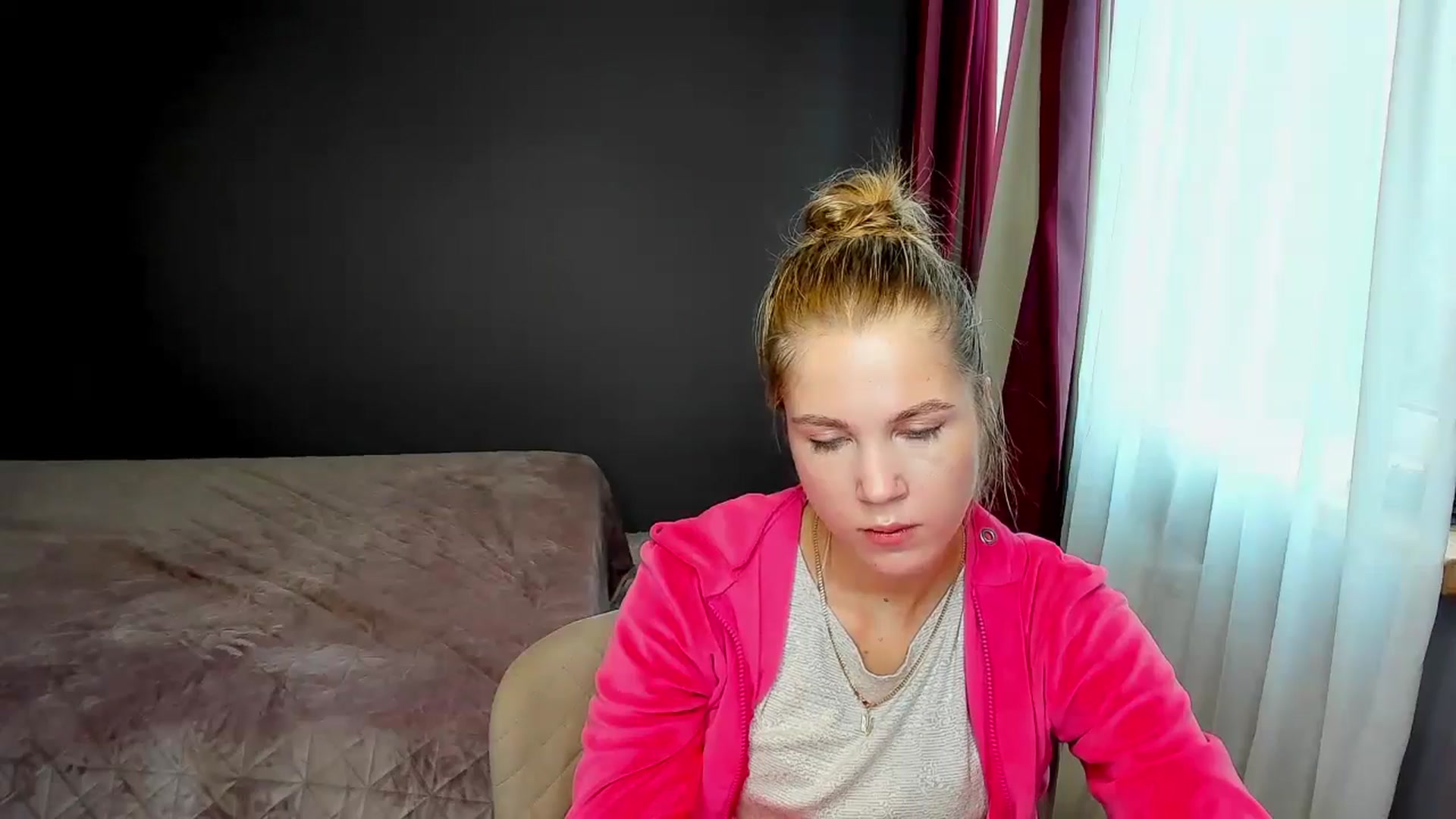 Gallery image thumbnail from Kate_Lewiss's myfreecams stream on, 11/06/2024, 09:07 image 4 of 20