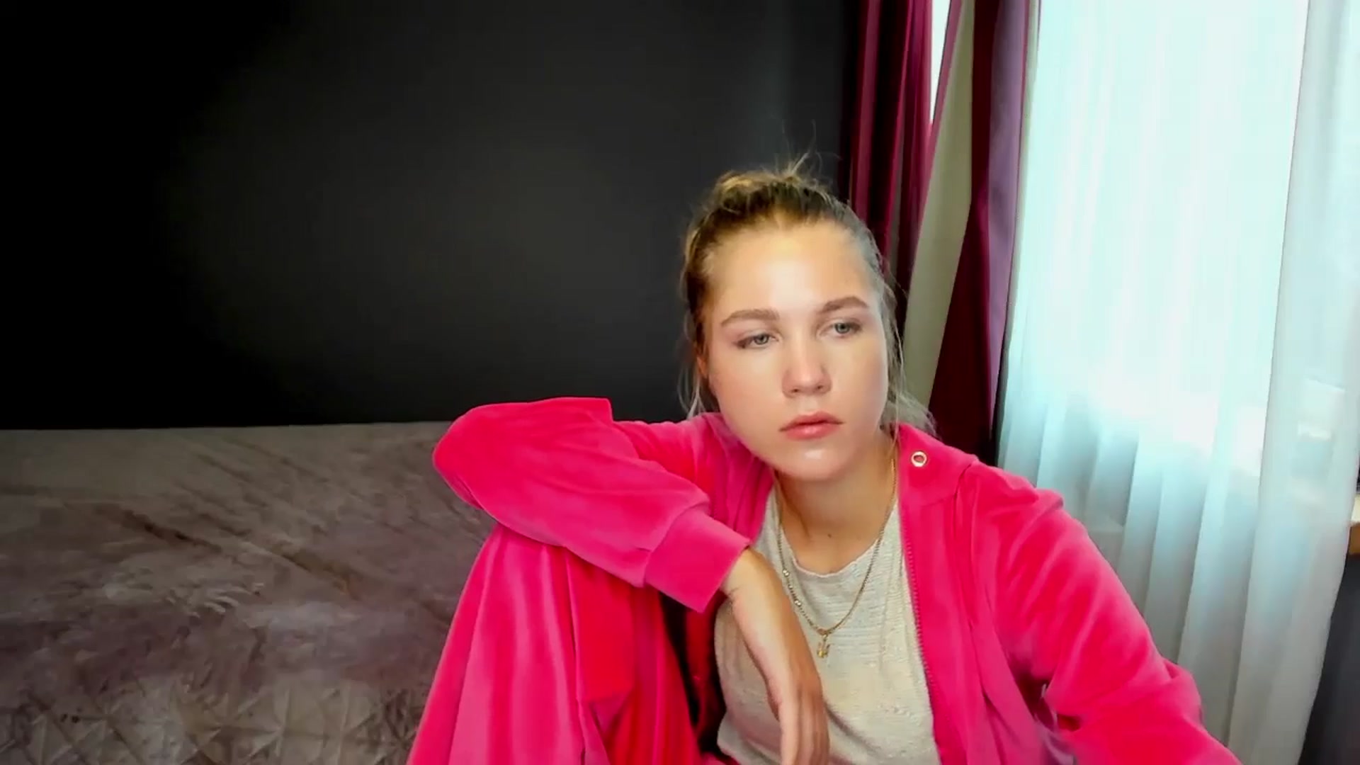 Gallery image thumbnail from Kate_Lewiss's myfreecams stream on, 11/06/2024, 09:07 image 11 of 20