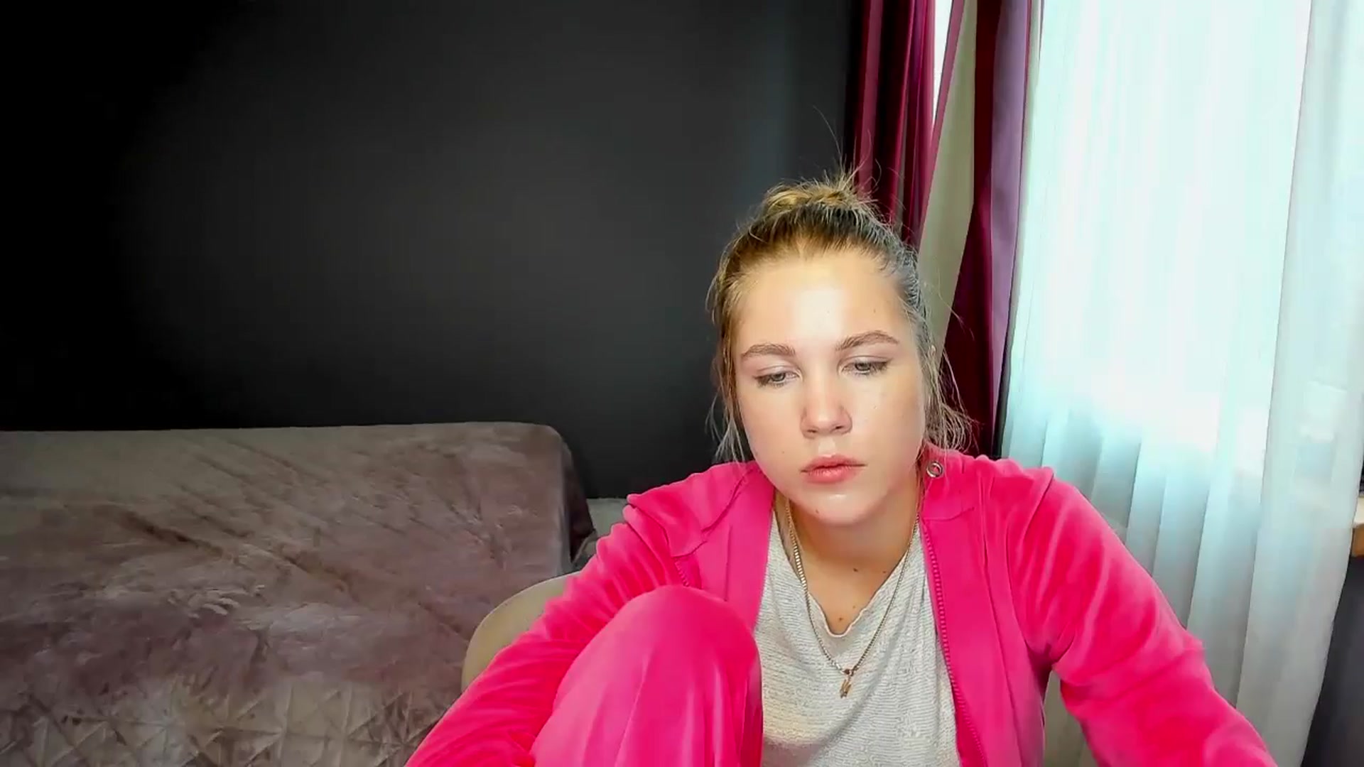 Gallery image thumbnail from Kate_Lewiss's myfreecams stream on, 11/06/2024, 09:07 image 9 of 20