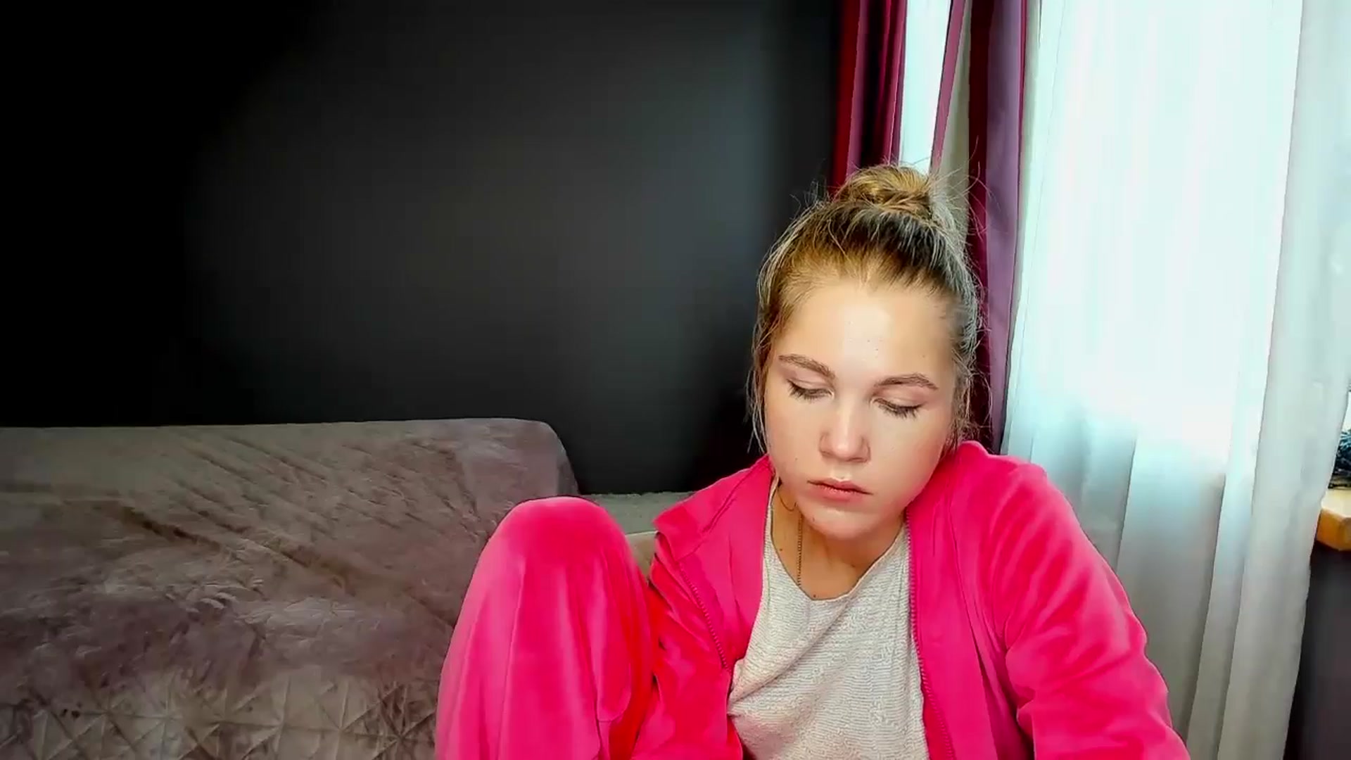Gallery image thumbnail from Kate_Lewiss's myfreecams stream on, 11/06/2024, 09:07 image 19 of 20