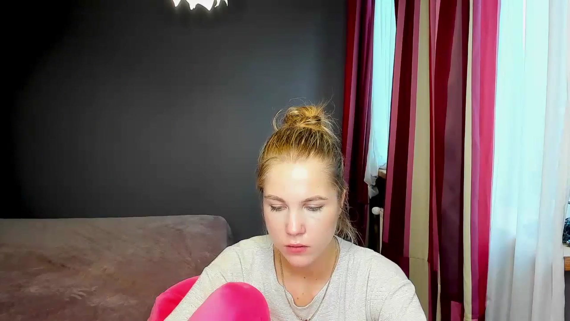 Gallery image thumbnail from Kate_Lewiss's myfreecams stream on, 11/06/2024, 12:01 image 18 of 20