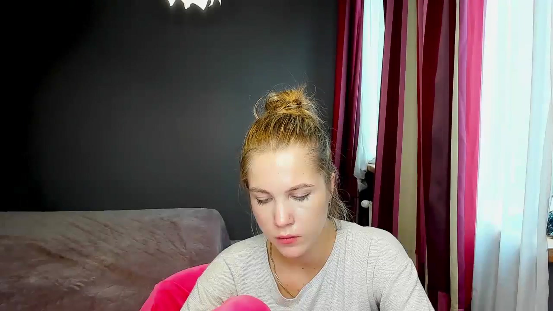 Gallery image thumbnail from Kate_Lewiss's myfreecams stream on, 11/06/2024, 12:01 image 5 of 20