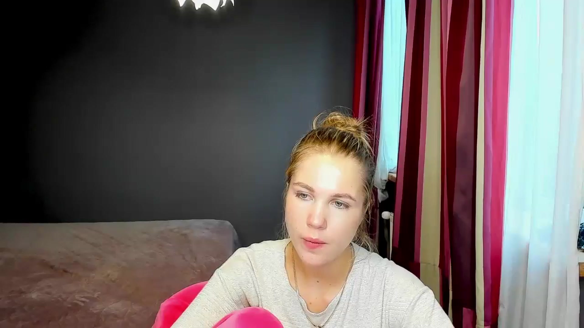Gallery image thumbnail from Kate_Lewiss's myfreecams stream on, 11/06/2024, 12:01 image 16 of 20