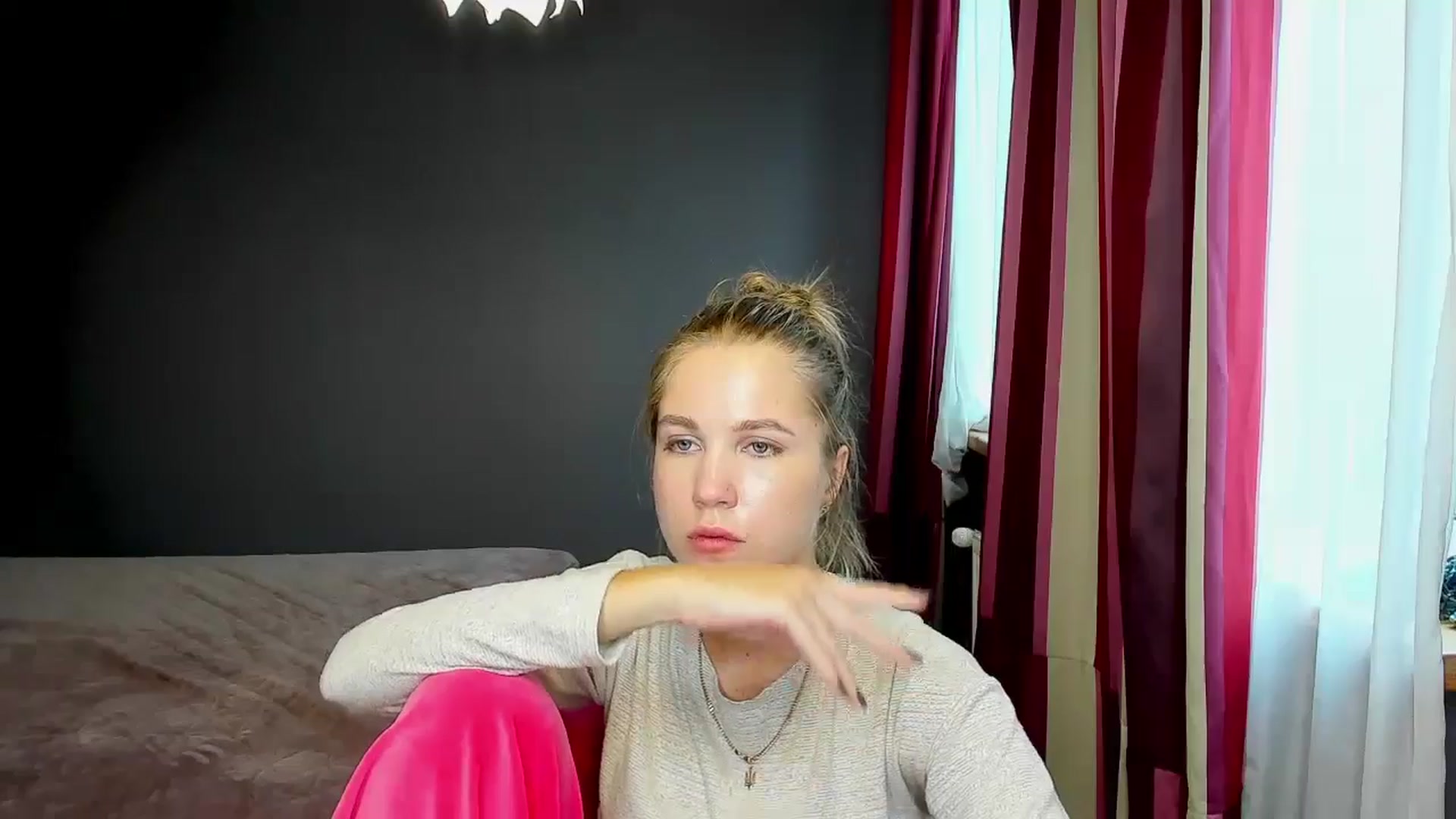 Gallery image thumbnail from Kate_Lewiss's myfreecams stream on, 11/06/2024, 12:01 image 12 of 20