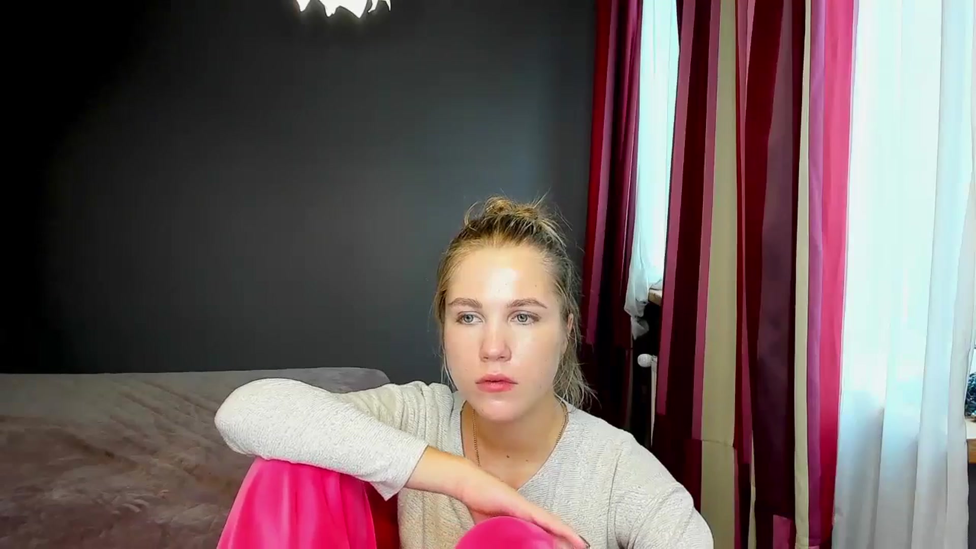 Gallery image thumbnail from Kate_Lewiss's myfreecams stream on, 11/06/2024, 12:01 image 8 of 20