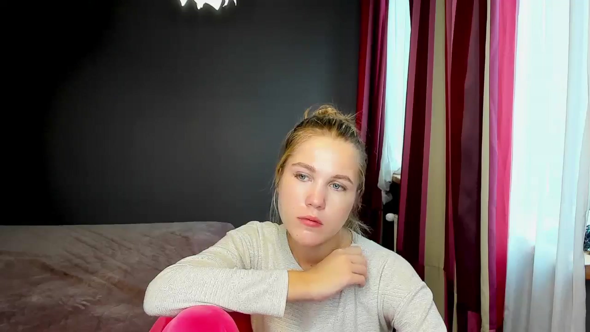 Gallery image thumbnail from Kate_Lewiss's myfreecams stream on, 11/06/2024, 12:01 image 6 of 20