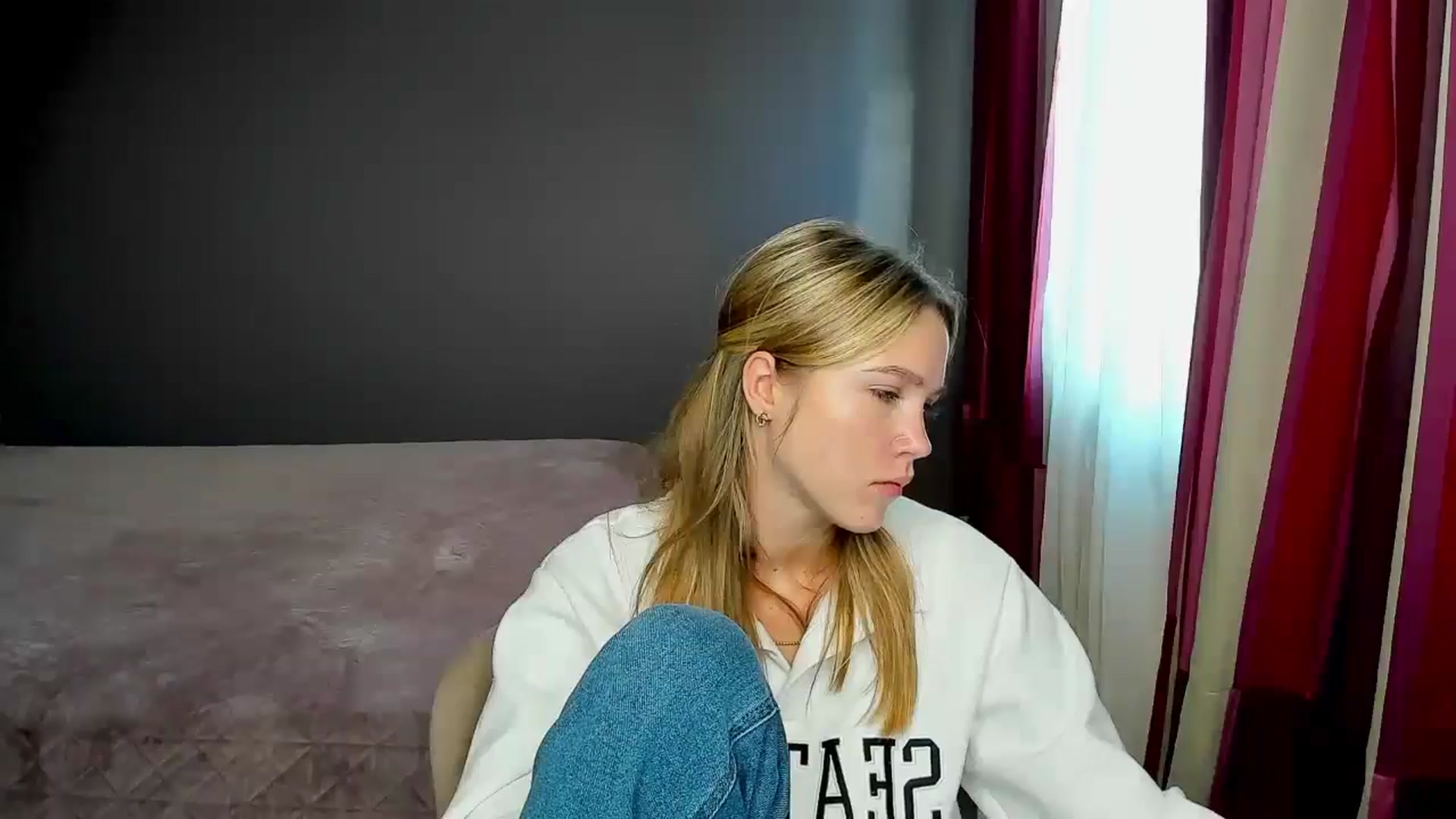 Gallery image thumbnail from Kate_Lewiss's myfreecams stream on, 11/07/2024, 09:18 image 18 of 20