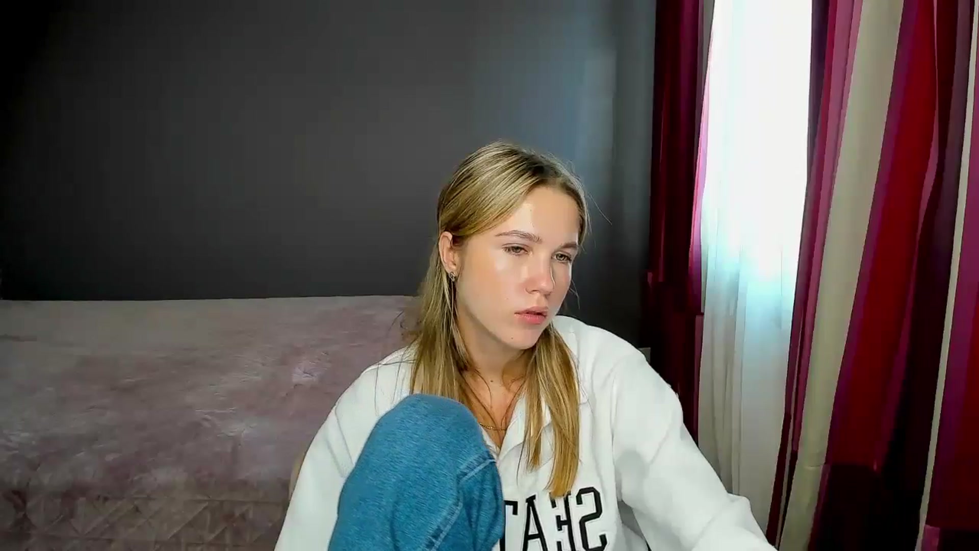 Gallery image thumbnail from Kate_Lewiss's myfreecams stream on, 11/07/2024, 09:18 image 11 of 20