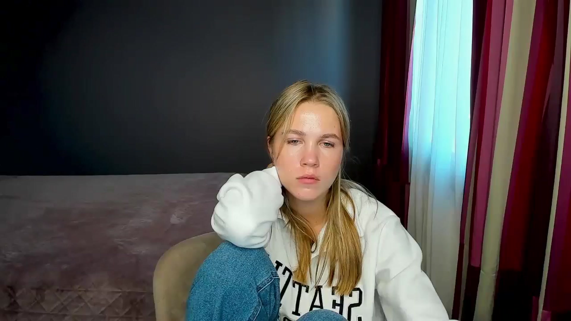 Gallery image thumbnail from Kate_Lewiss's myfreecams stream on, 11/07/2024, 11:38 image 11 of 20