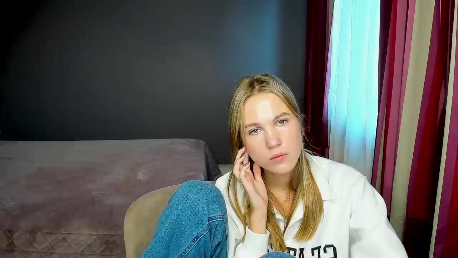 Gallery image thumbnail from Kate_Lewiss's myfreecams stream on, 11/07/2024, 12:01 image 8 of 20