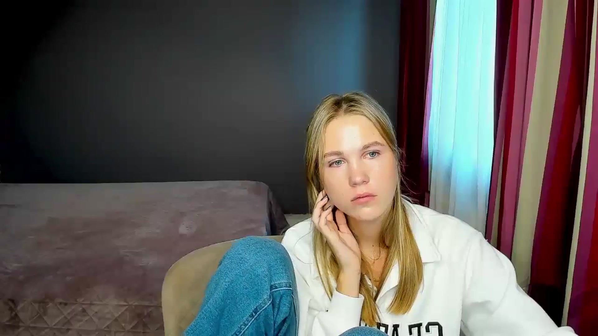 Gallery image thumbnail from Kate_Lewiss's myfreecams stream on, 11/07/2024, 12:01 image 7 of 20