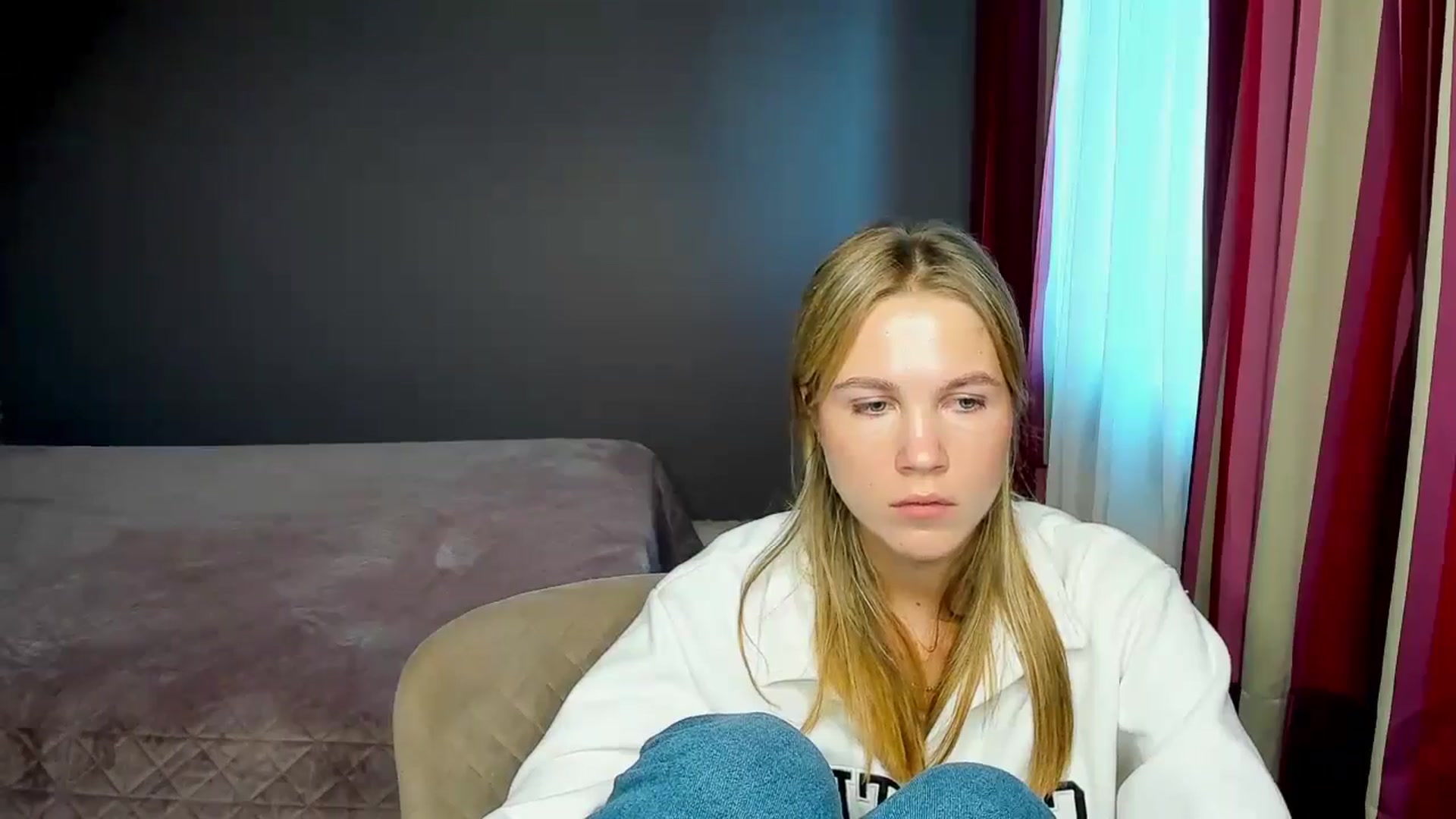 Gallery image thumbnail from Kate_Lewiss's myfreecams stream on, 11/07/2024, 12:01 image 14 of 20