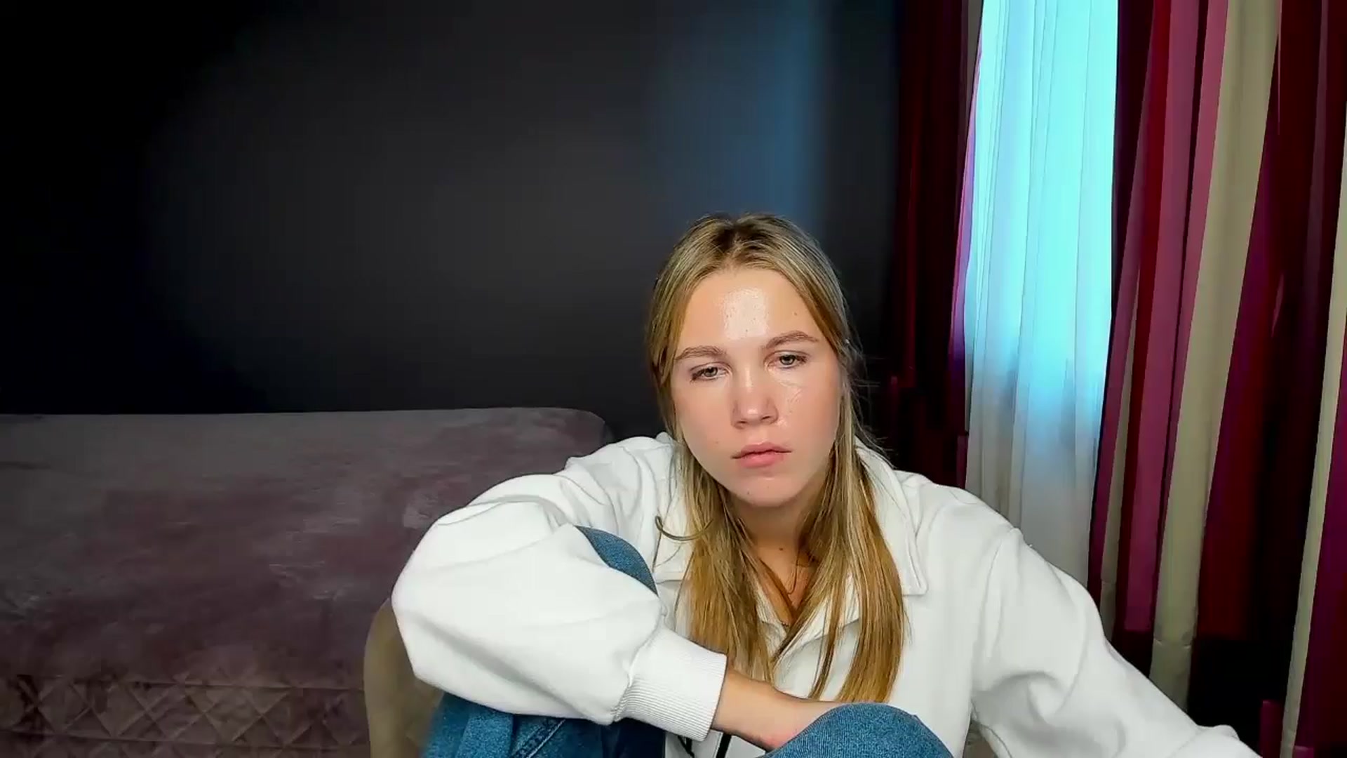 Gallery image thumbnail from Kate_Lewiss's myfreecams stream on, 11/07/2024, 12:01 image 18 of 20