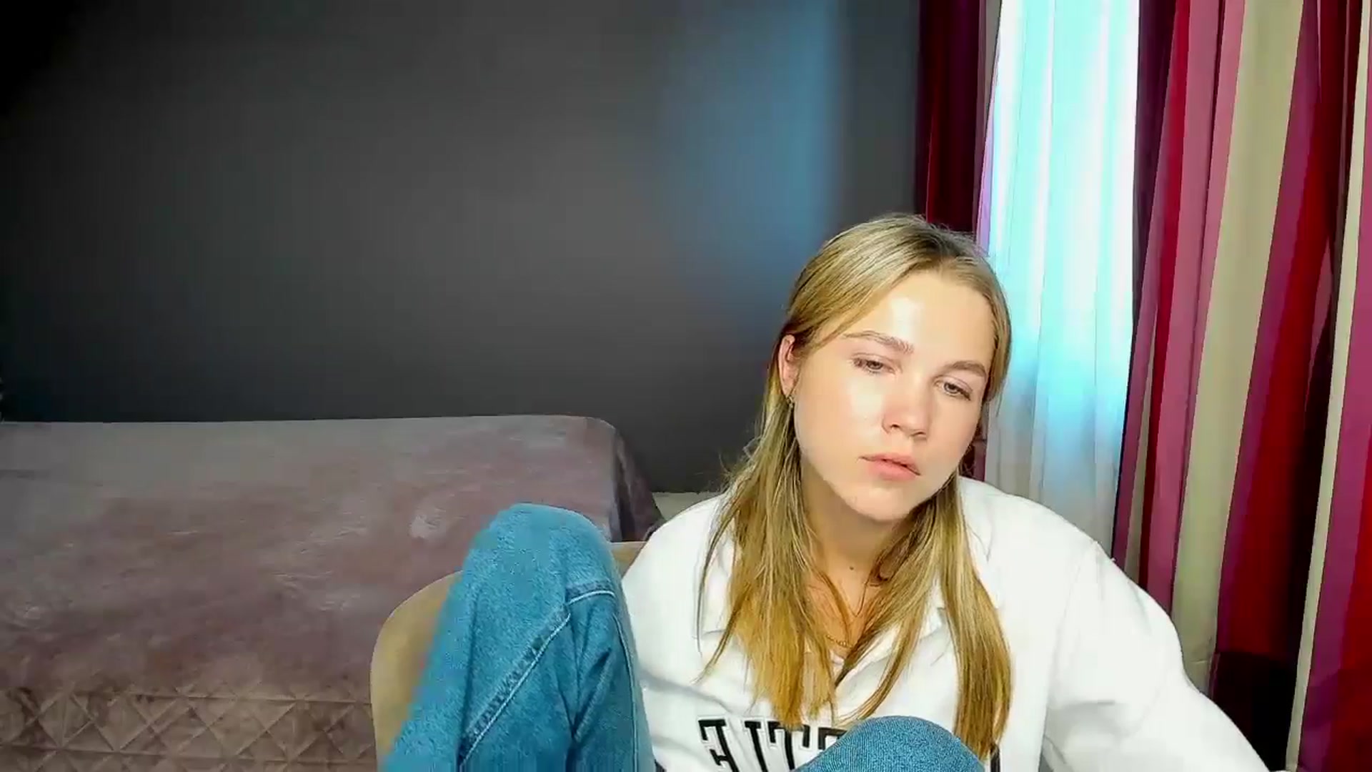 Gallery image thumbnail from Kate_Lewiss's myfreecams stream on, 11/07/2024, 12:01 image 15 of 20