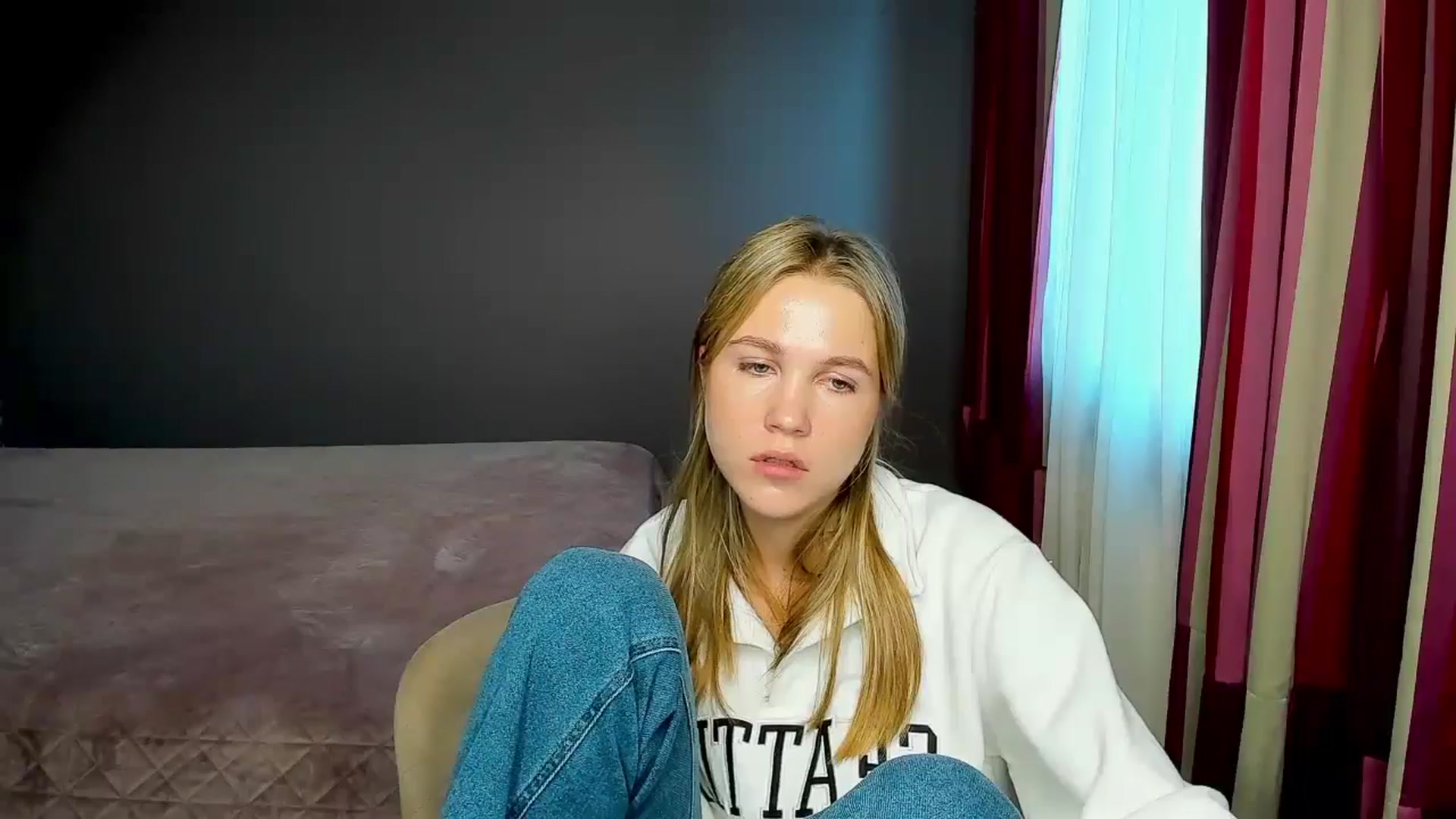 Gallery image thumbnail from Kate_Lewiss's myfreecams stream on, 11/07/2024, 12:01 image 17 of 20