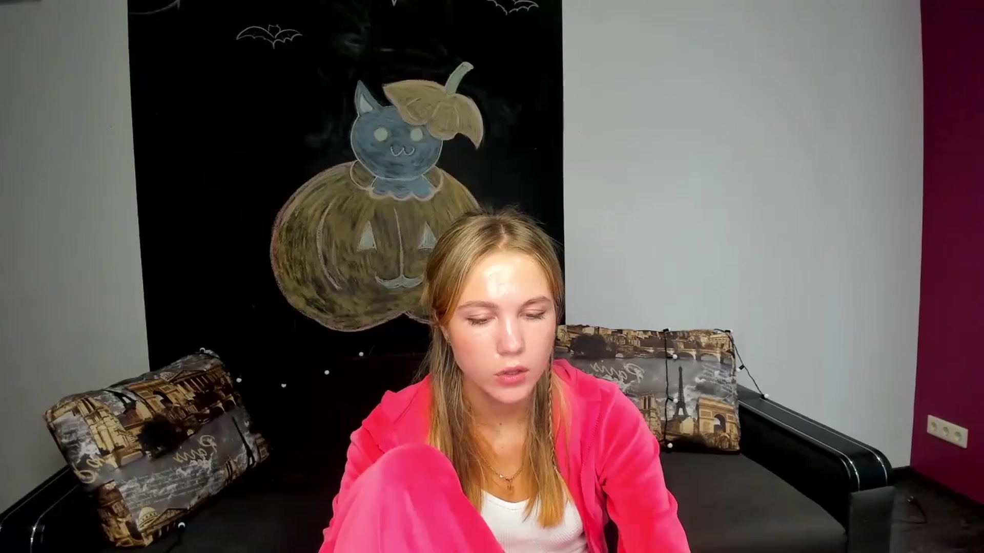 Gallery image thumbnail from Kate_Lewiss's myfreecams stream on, 11/08/2024, 12:04 image 16 of 20