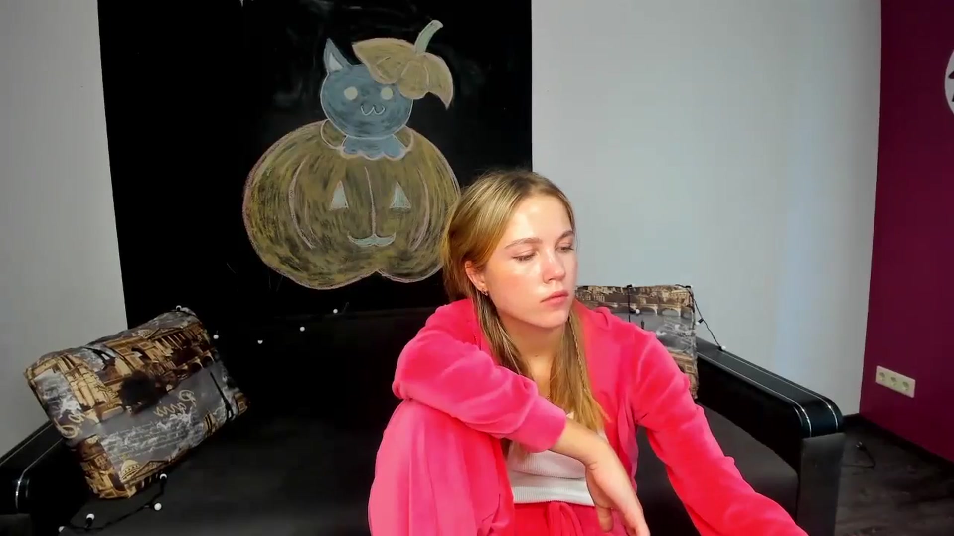 Gallery image thumbnail from Kate_Lewiss's myfreecams stream on, 11/08/2024, 12:04 image 3 of 20