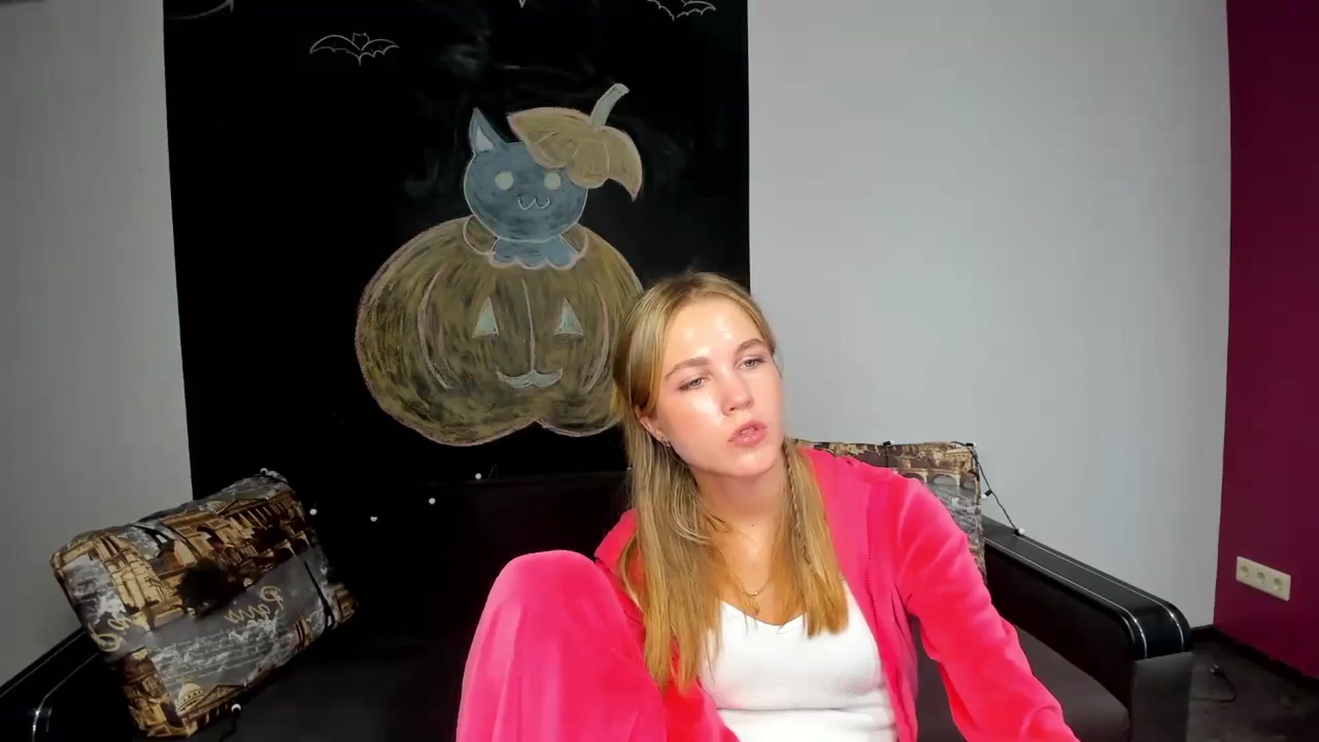 Gallery image thumbnail from Kate_Lewiss's myfreecams stream on, 11/08/2024, 12:04 image 13 of 20