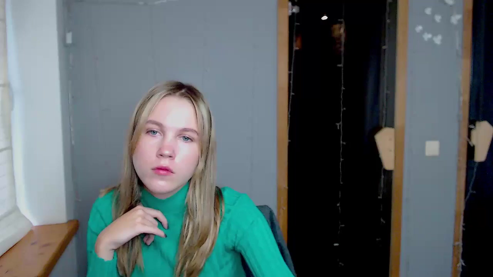Gallery image thumbnail from Kate_Lewiss's myfreecams stream on, 11/10/2024, 09:49 image 6 of 20