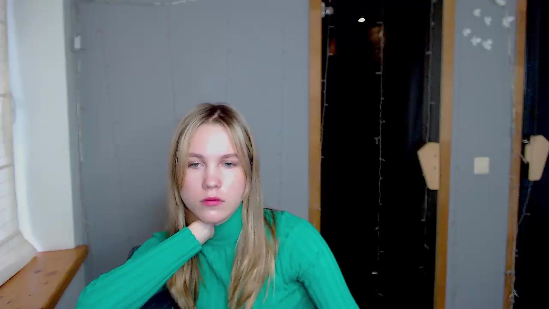 Gallery image thumbnail from Kate_Lewiss's myfreecams stream on, 11/10/2024, 10:02 image 17 of 20