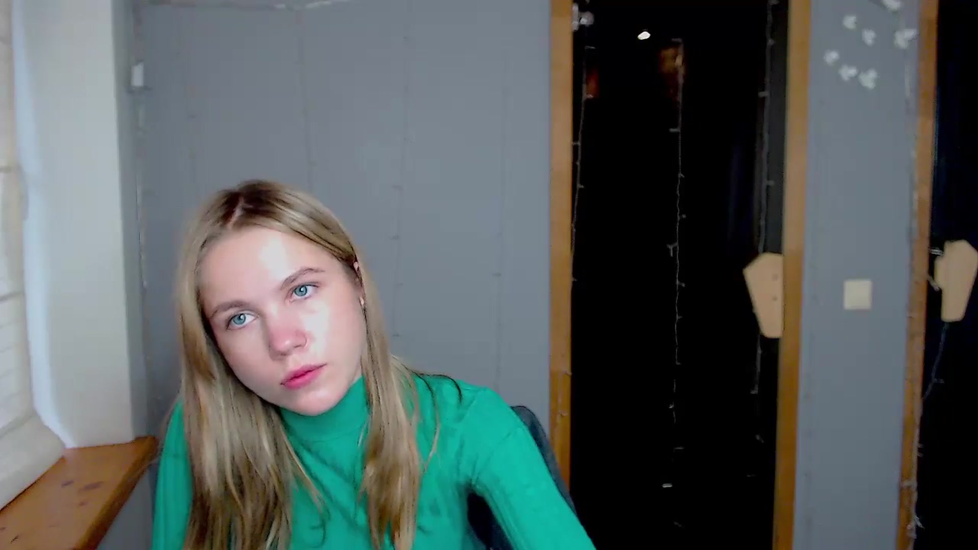 Gallery image thumbnail from Kate_Lewiss's myfreecams stream on, 11/10/2024, 12:14 image 6 of 20