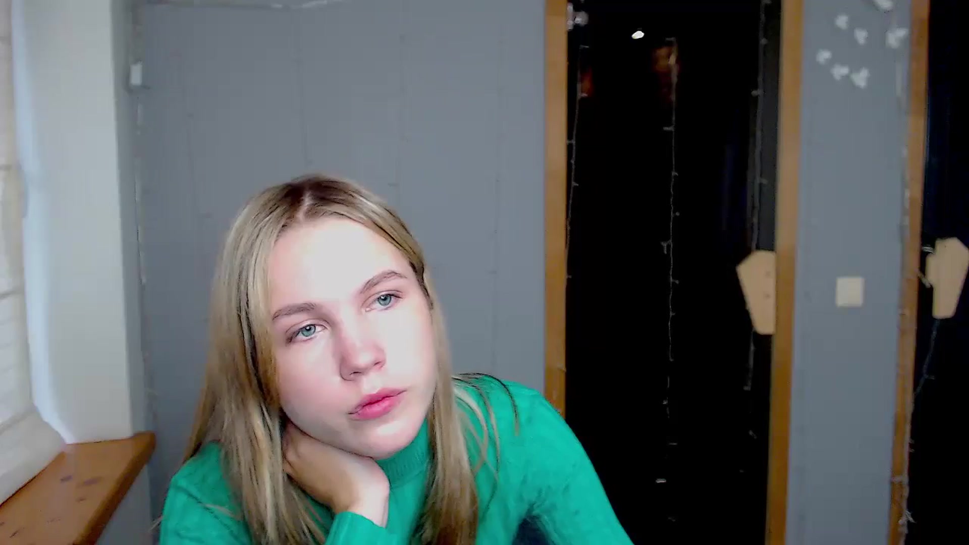 Gallery image thumbnail from Kate_Lewiss's myfreecams stream on, 11/10/2024, 12:14 image 5 of 20