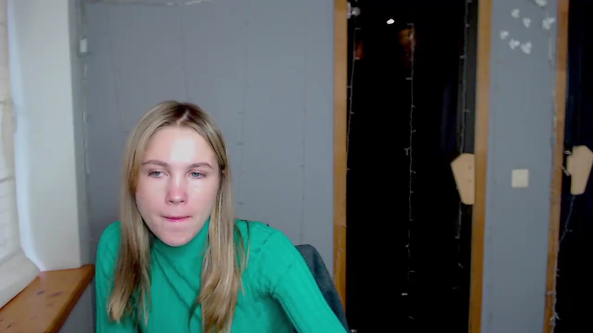 Gallery image thumbnail from Kate_Lewiss's myfreecams stream on, 11/10/2024, 12:14 image 12 of 20