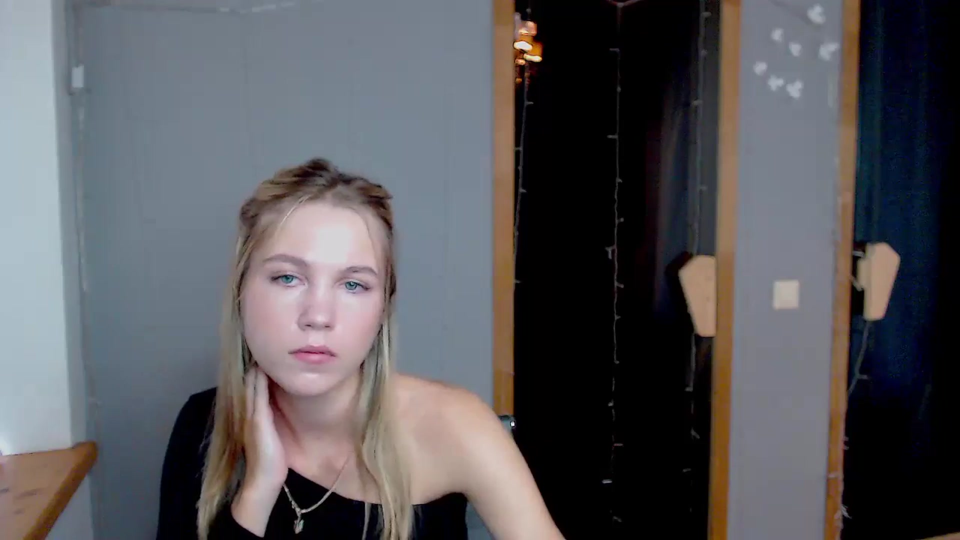 Gallery image thumbnail from Kate_Lewiss's myfreecams stream on, 11/11/2024, 08:54 image 7 of 20