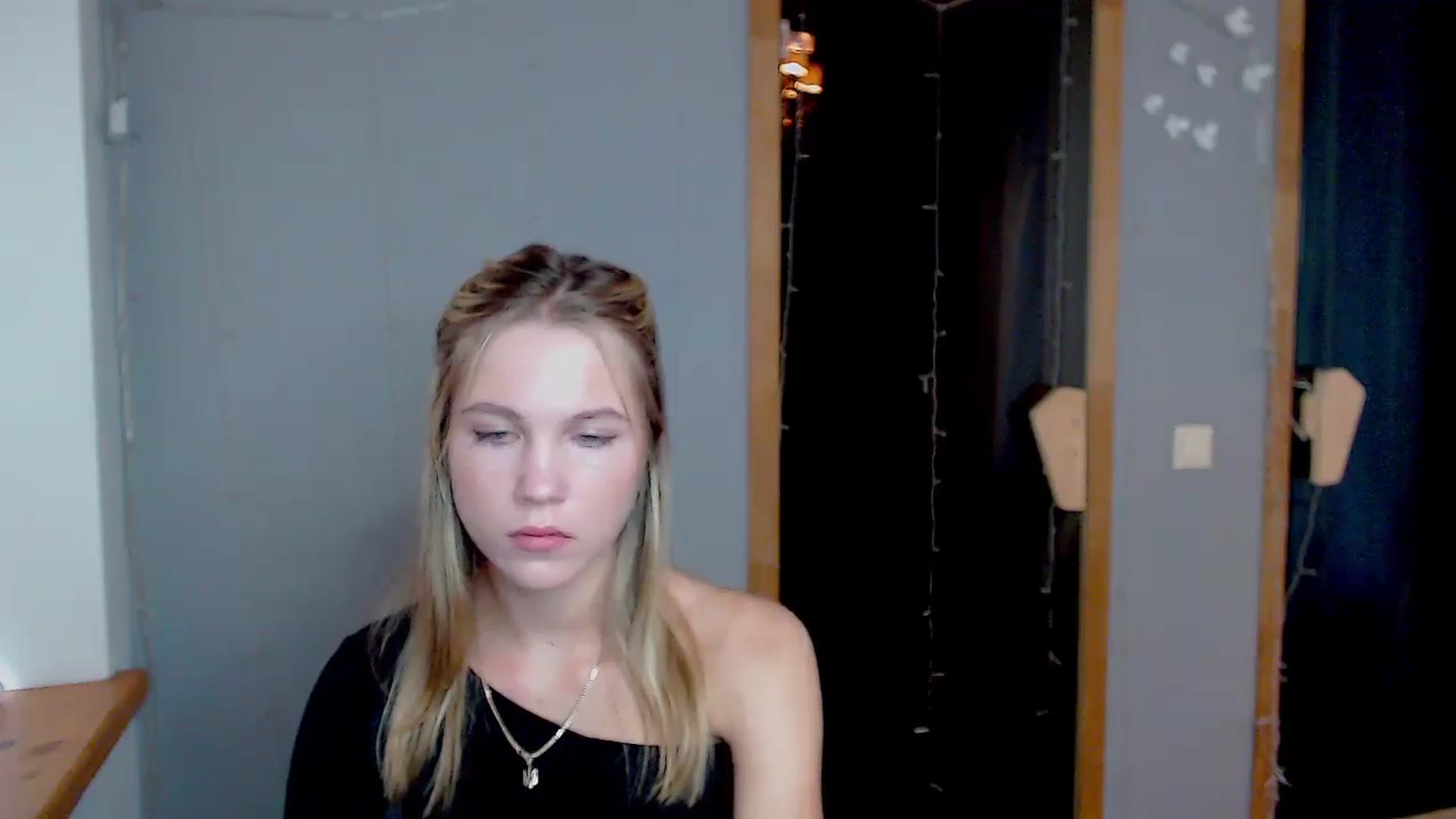 Gallery image thumbnail from Kate_Lewiss's myfreecams stream on, 11/11/2024, 08:54 image 15 of 20