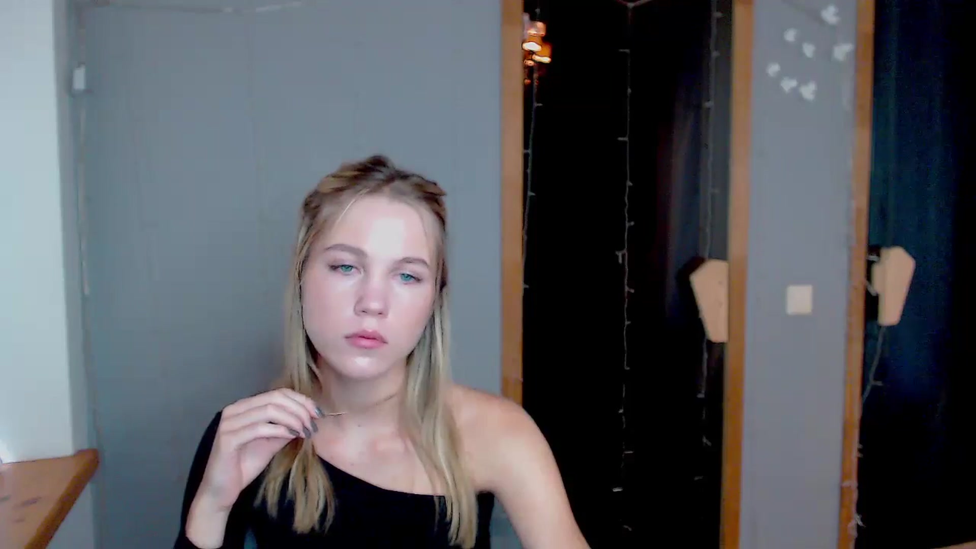 Gallery image thumbnail from Kate_Lewiss's myfreecams stream on, 11/11/2024, 08:54 image 9 of 20