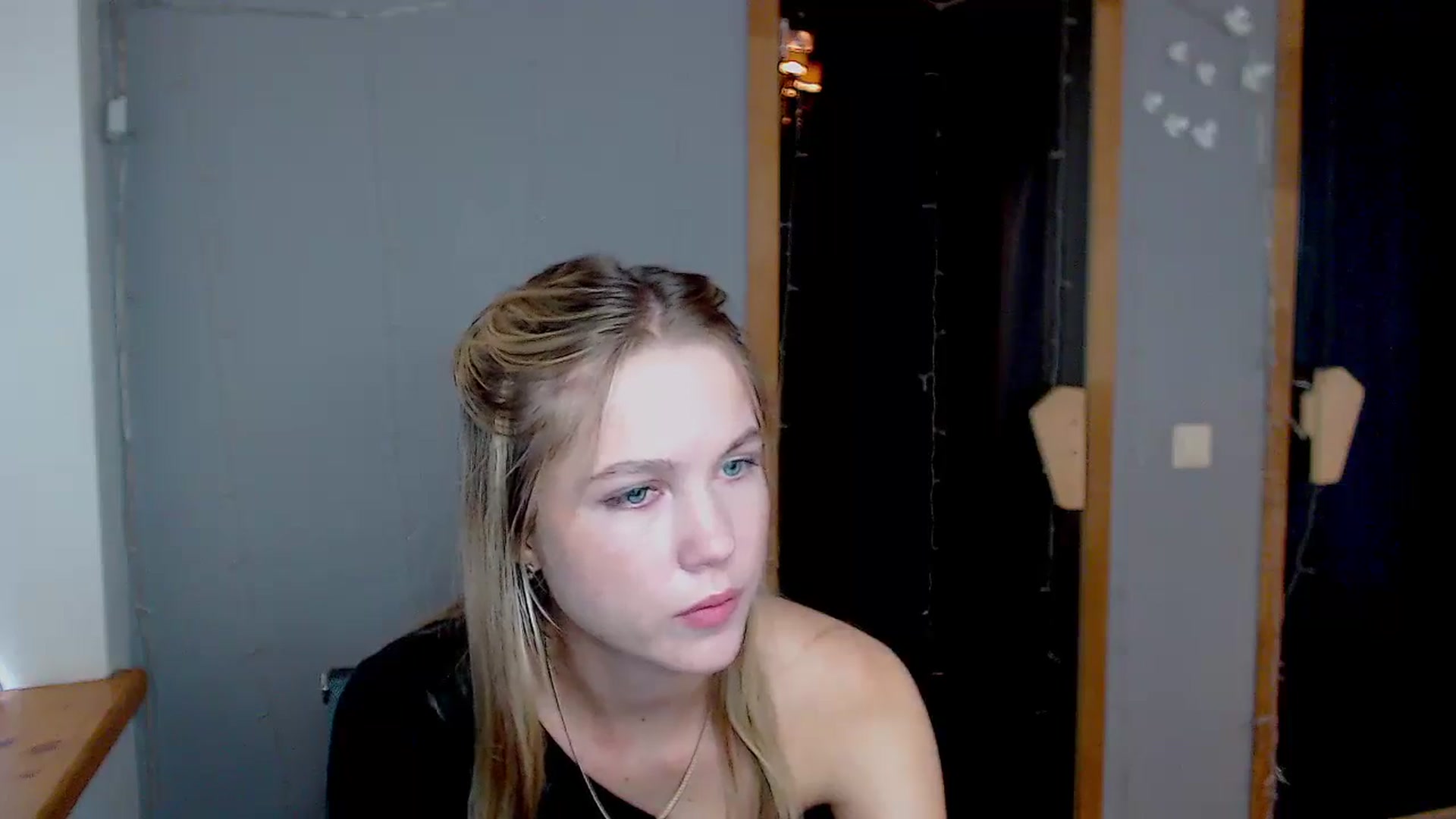 Gallery image thumbnail from Kate_Lewiss's myfreecams stream on, 11/11/2024, 08:54 image 13 of 20